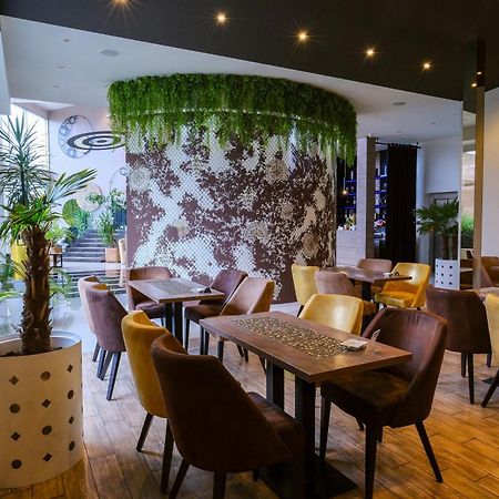Hotel Crystal Light Ni Kültér fotó