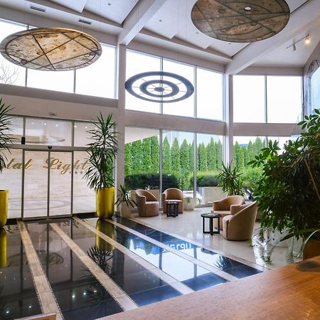 Hotel Crystal Light Ni Kültér fotó