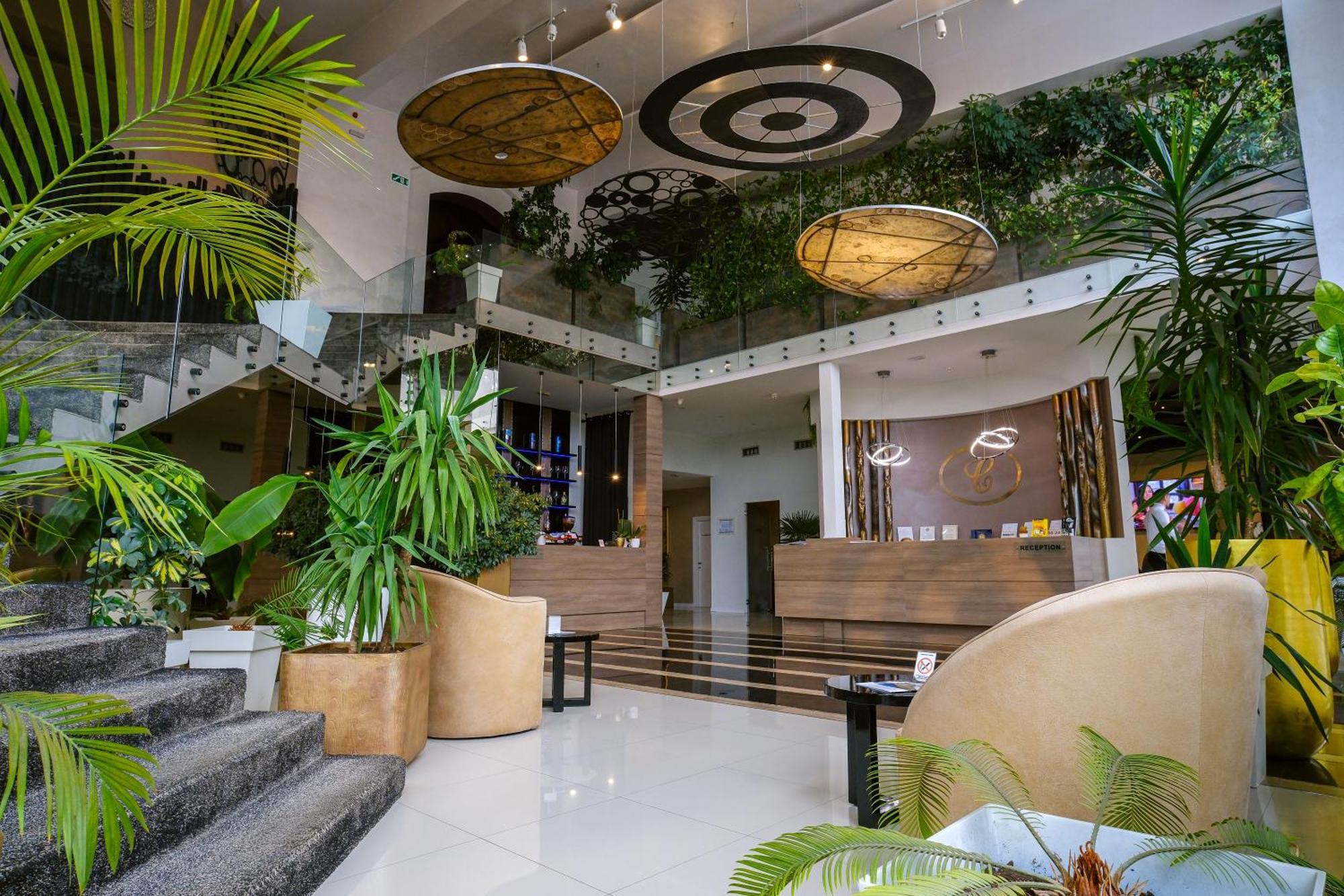 Hotel Crystal Light Ni Kültér fotó