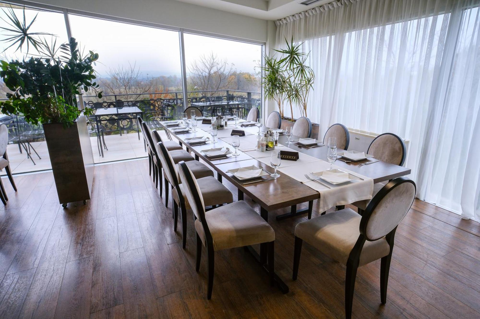 Hotel Crystal Light Ni Kültér fotó