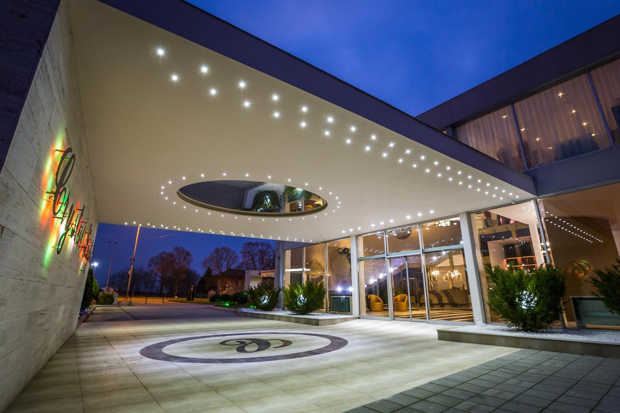Hotel Crystal Light Ni Kültér fotó