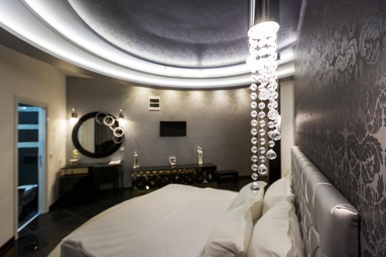 Hotel Crystal Light Ni Kültér fotó