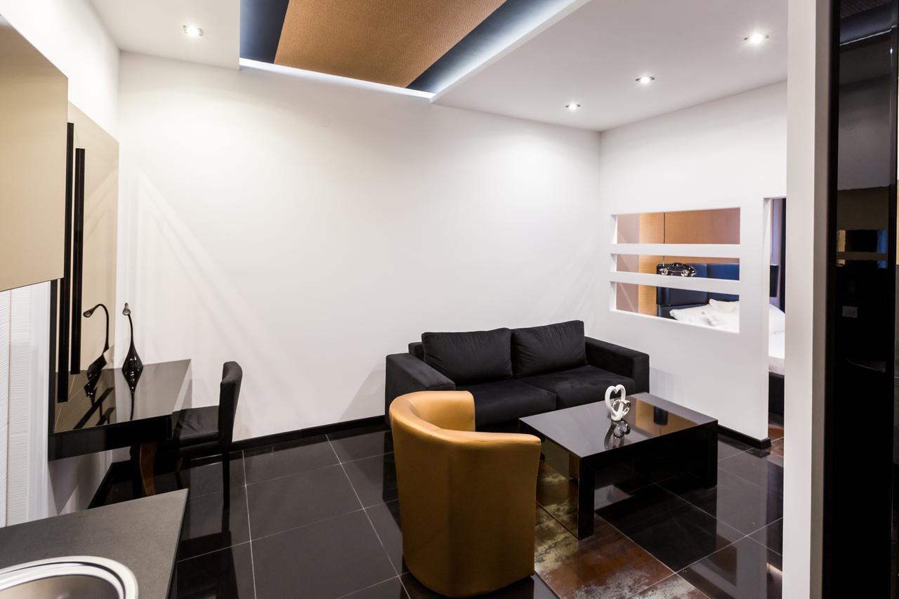 Hotel Crystal Light Ni Kültér fotó