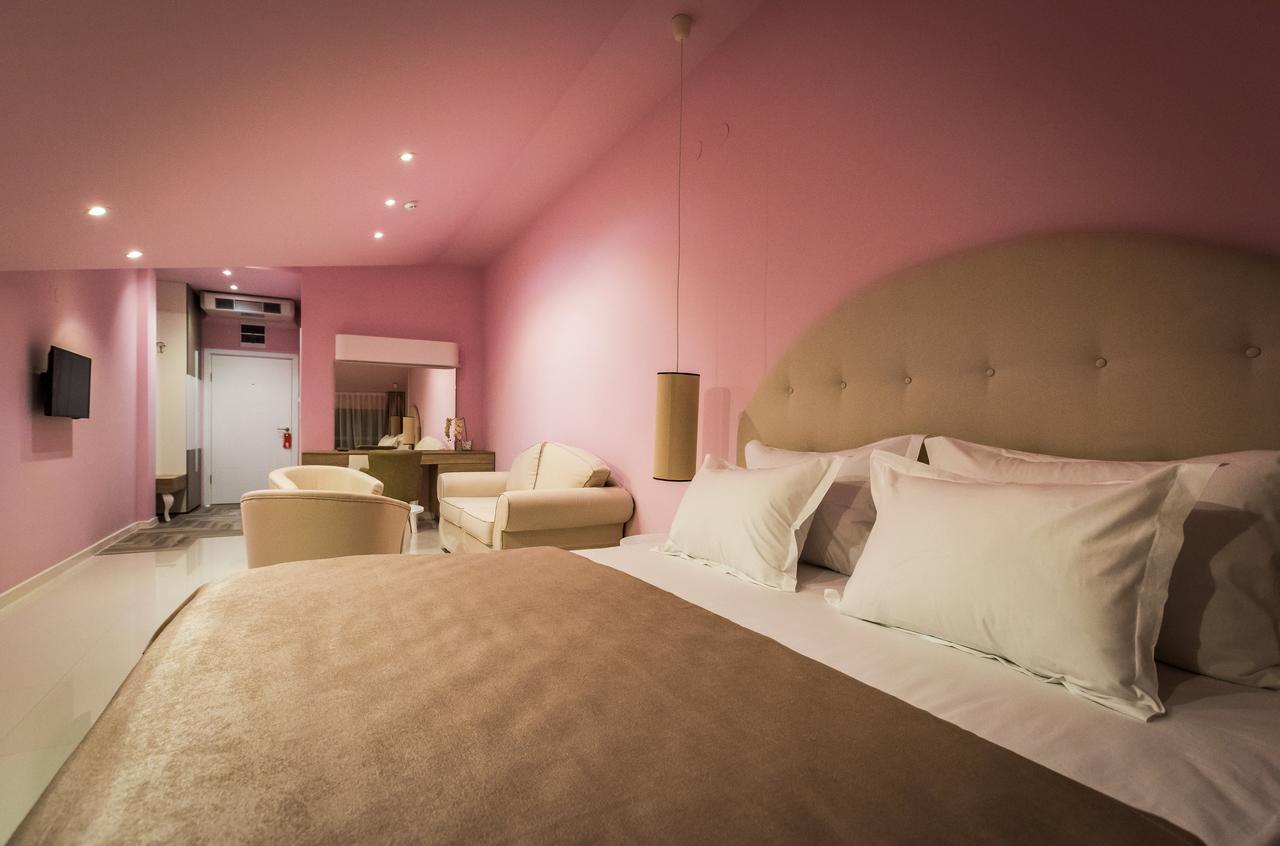 Hotel Crystal Light Ni Kültér fotó