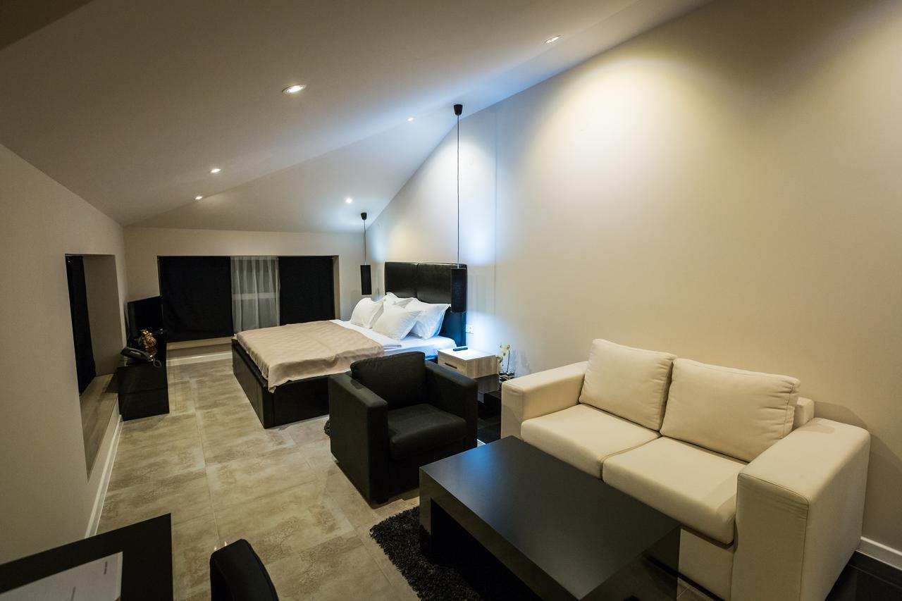 Hotel Crystal Light Ni Kültér fotó
