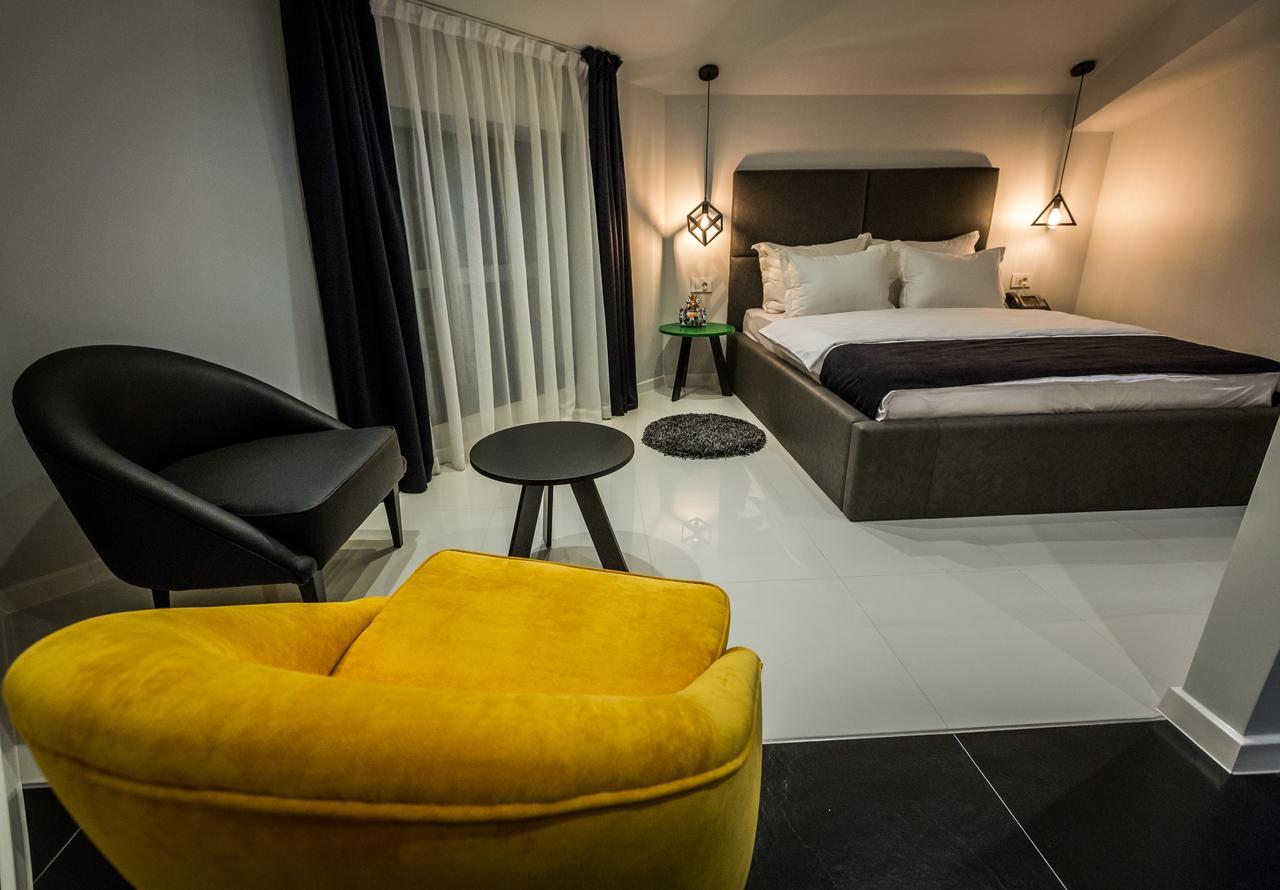 Hotel Crystal Light Ni Kültér fotó