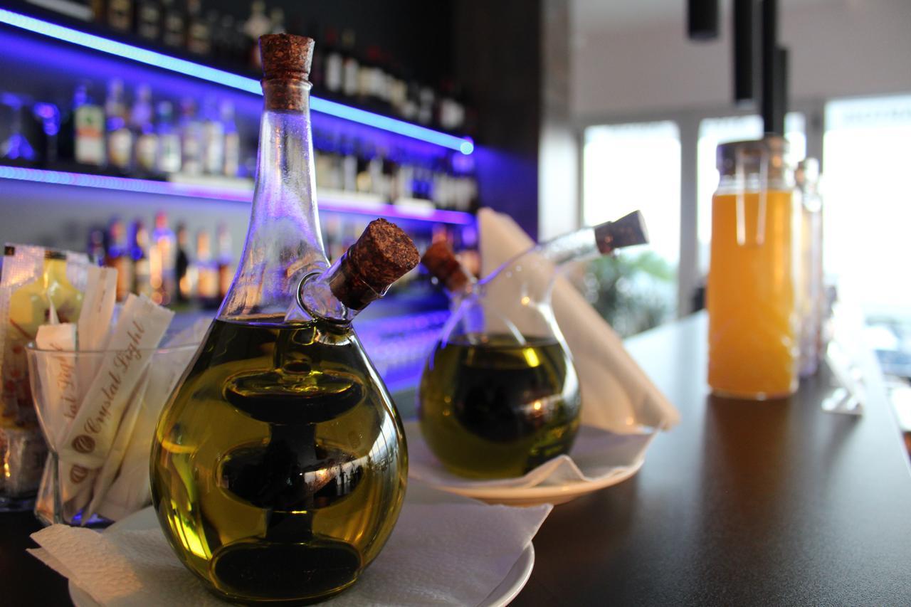 Hotel Crystal Light Ni Kültér fotó