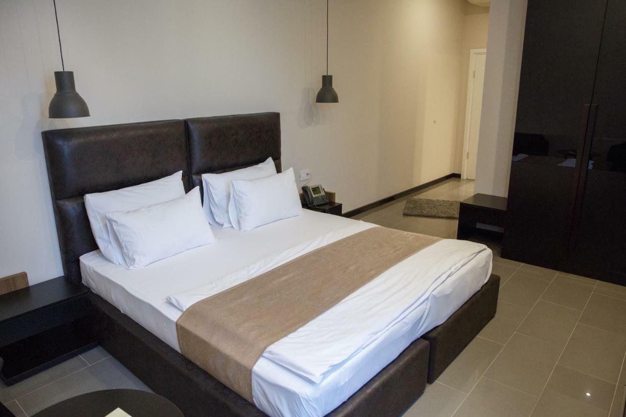 Hotel Crystal Light Ni Kültér fotó