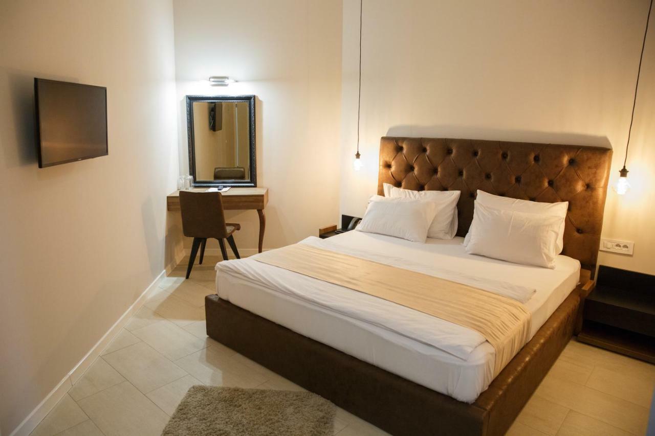 Hotel Crystal Light Ni Kültér fotó