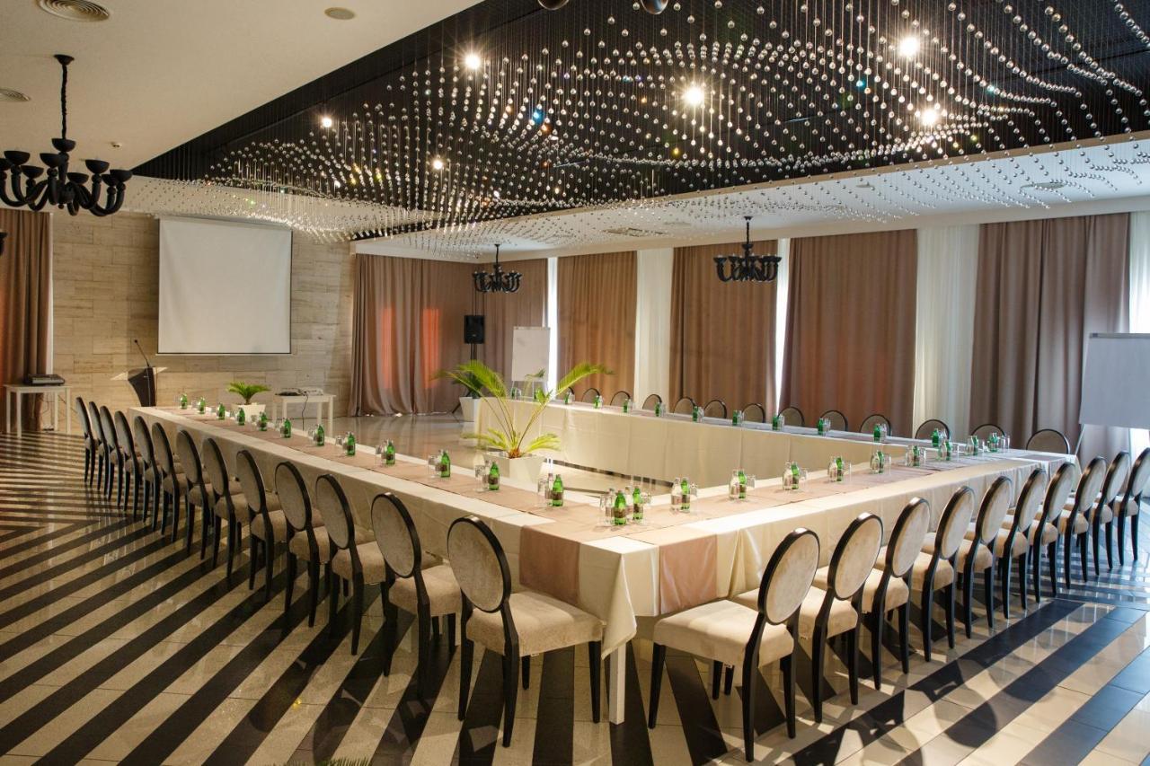 Hotel Crystal Light Ni Kültér fotó